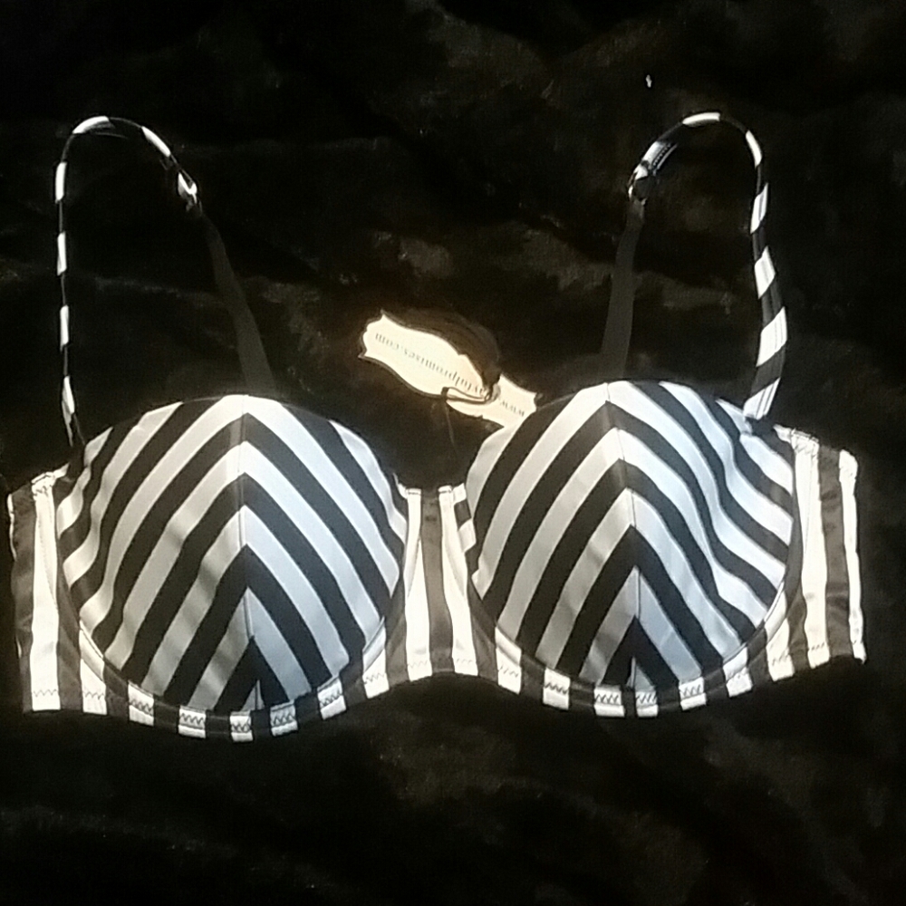 Playful Promises Beatrix 34D